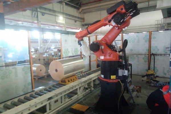 На заводе «БИАКСПЛЕНа» установлен робот-манипулятор KUKA