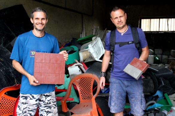 Предприниматели с Кубани делают тротуарную плитку из вторичного пластика 