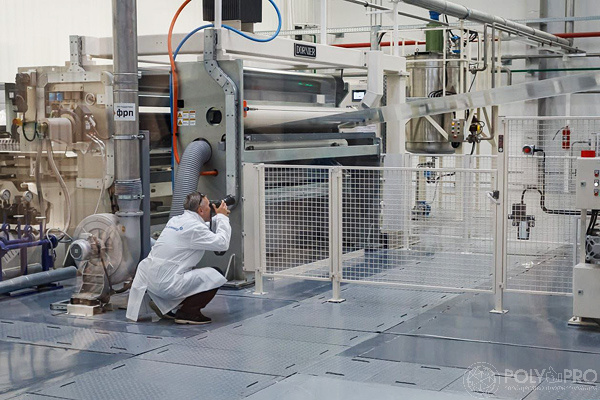Иностранным журналистам показали запуск нового производства на заводе «Титан-Полимер»