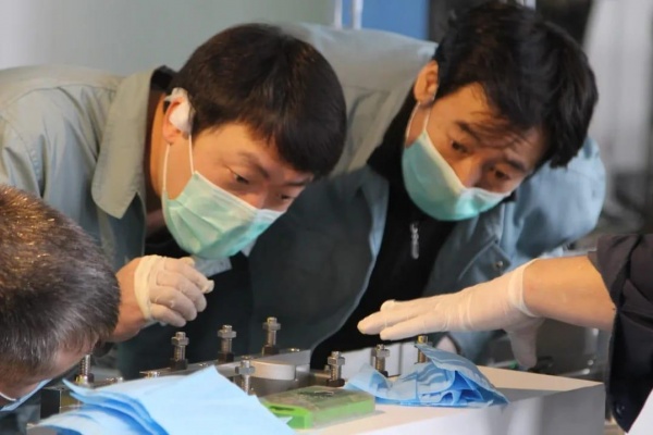 «Нижнекамскнефтехим» организует производство медицинских масок