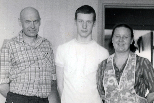 М. Крайнов с родителями в день своего 16-летия 